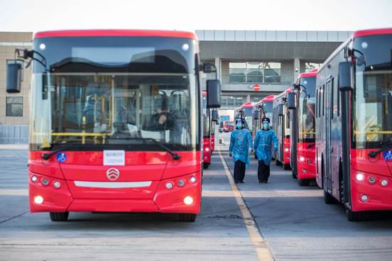 1673855141111287.jpg 2 2023年1月9日金旅客车在二连浩特公路口岸货运通道出境2