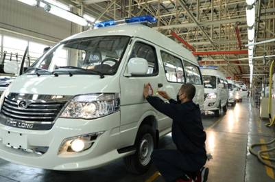 1589447362943753.jpg 负压车生产彭志团3.jpg