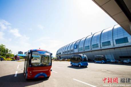 1525268250706635.jpg 说明: 无人驾驶巴士,阿波龙,阿波龙量产时间