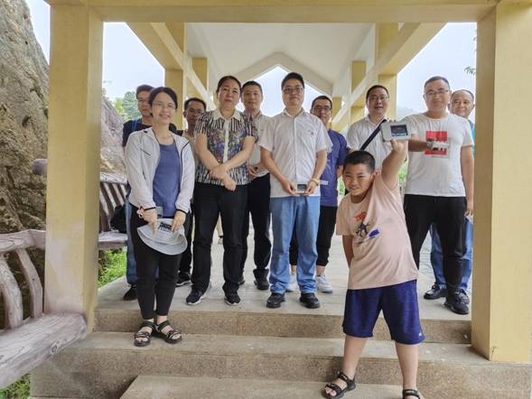 1623381933212767.jpg 知识竞赛获奖者合影