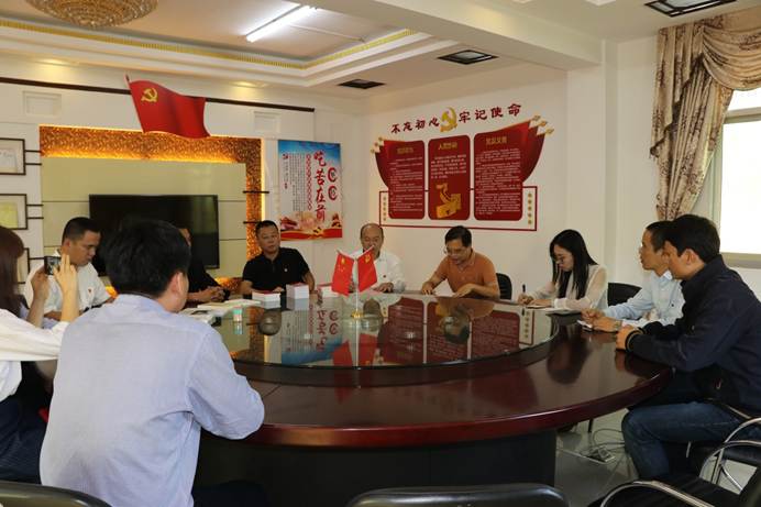 1542956883702941.jpg 说明: C:\Users\user\Desktop\20181121龙海项目临时支部成立揭牌仪式\挑好照片\IMG_2243.JPG