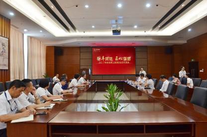 1508066087812712.jpg 说明: 图片包含 室内, 天花板, 墙壁, 餐桌 已生成极高可信度的说明