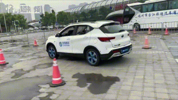 1556170465844029.gif
